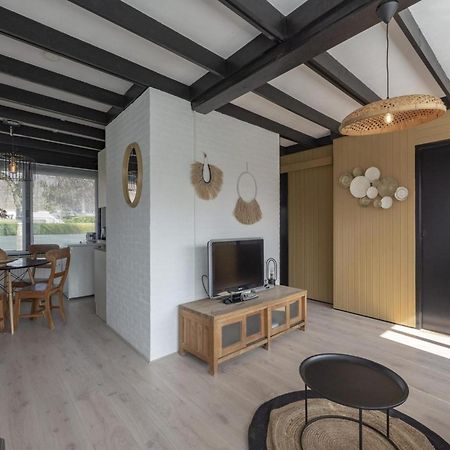 Sint Maartensvlotbrug Attractive Bungalow With Modern Furnishings מראה חיצוני תמונה