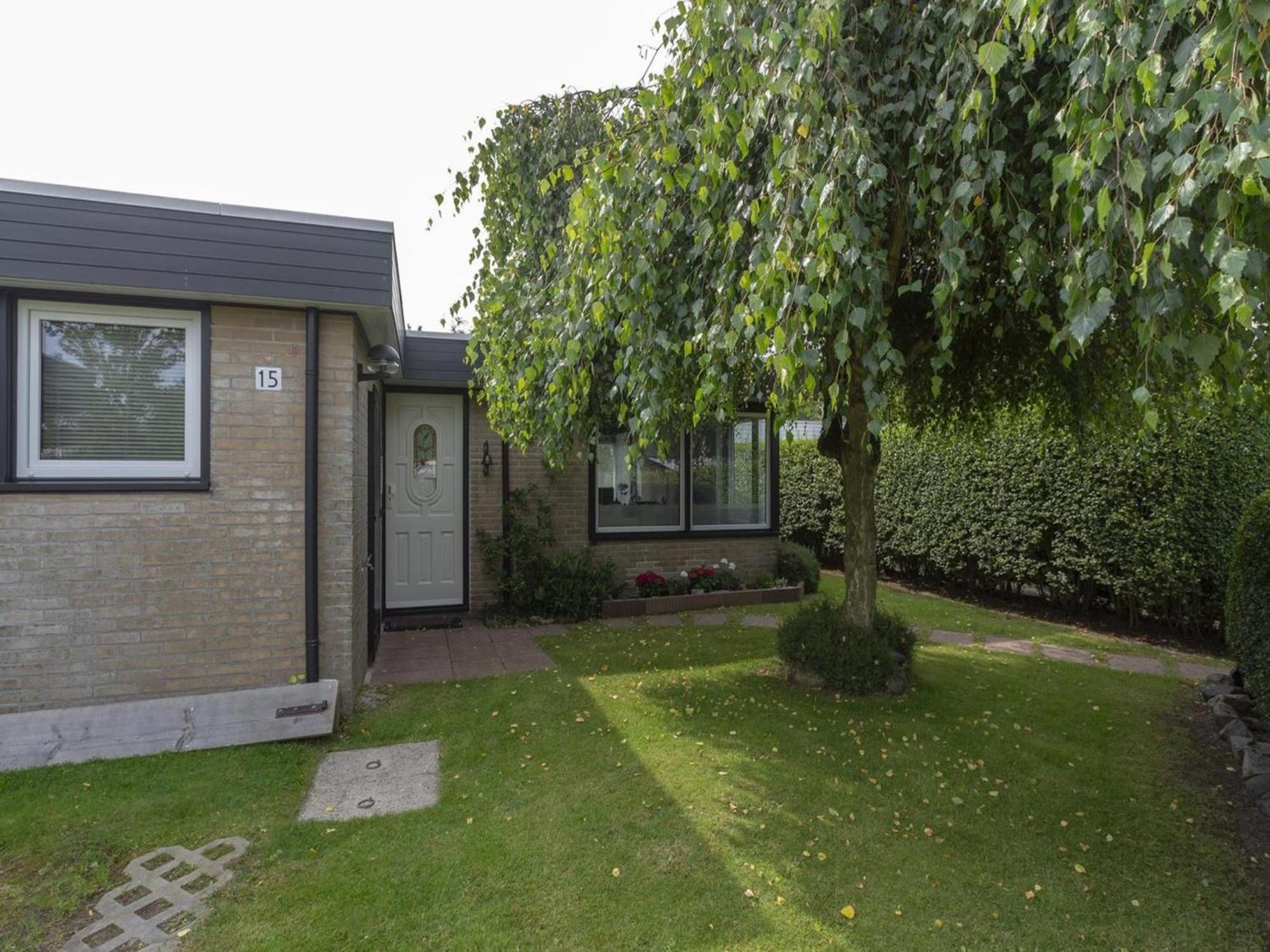 Sint Maartensvlotbrug Attractive Bungalow With Modern Furnishings מראה חיצוני תמונה