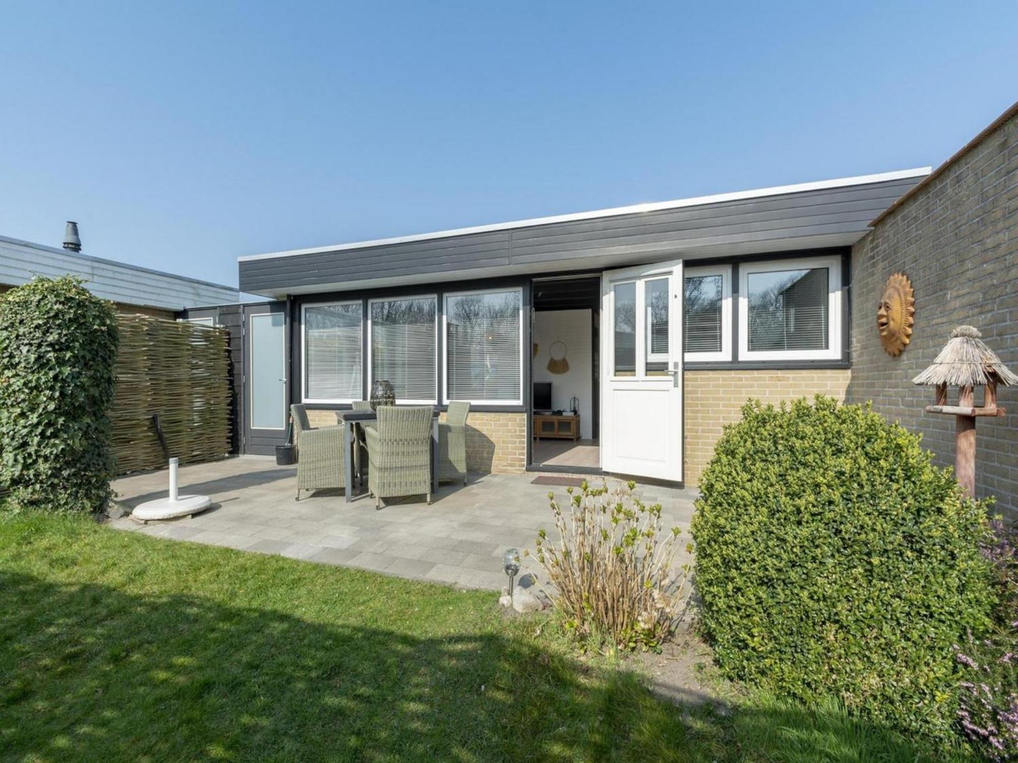 Sint Maartensvlotbrug Attractive Bungalow With Modern Furnishings מראה חיצוני תמונה