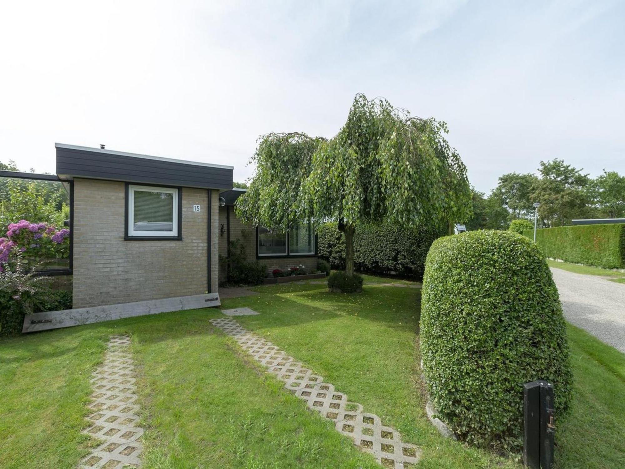 Sint Maartensvlotbrug Attractive Bungalow With Modern Furnishings מראה חיצוני תמונה